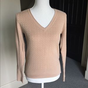 Gap sweater